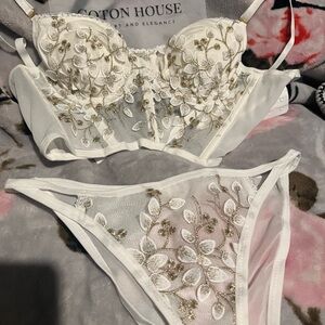 Vintage Gold leaves lingerie. New. Never worn. Size M